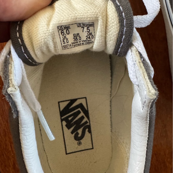 Vans, in great condition. Barely worn - Picture 3 of 7